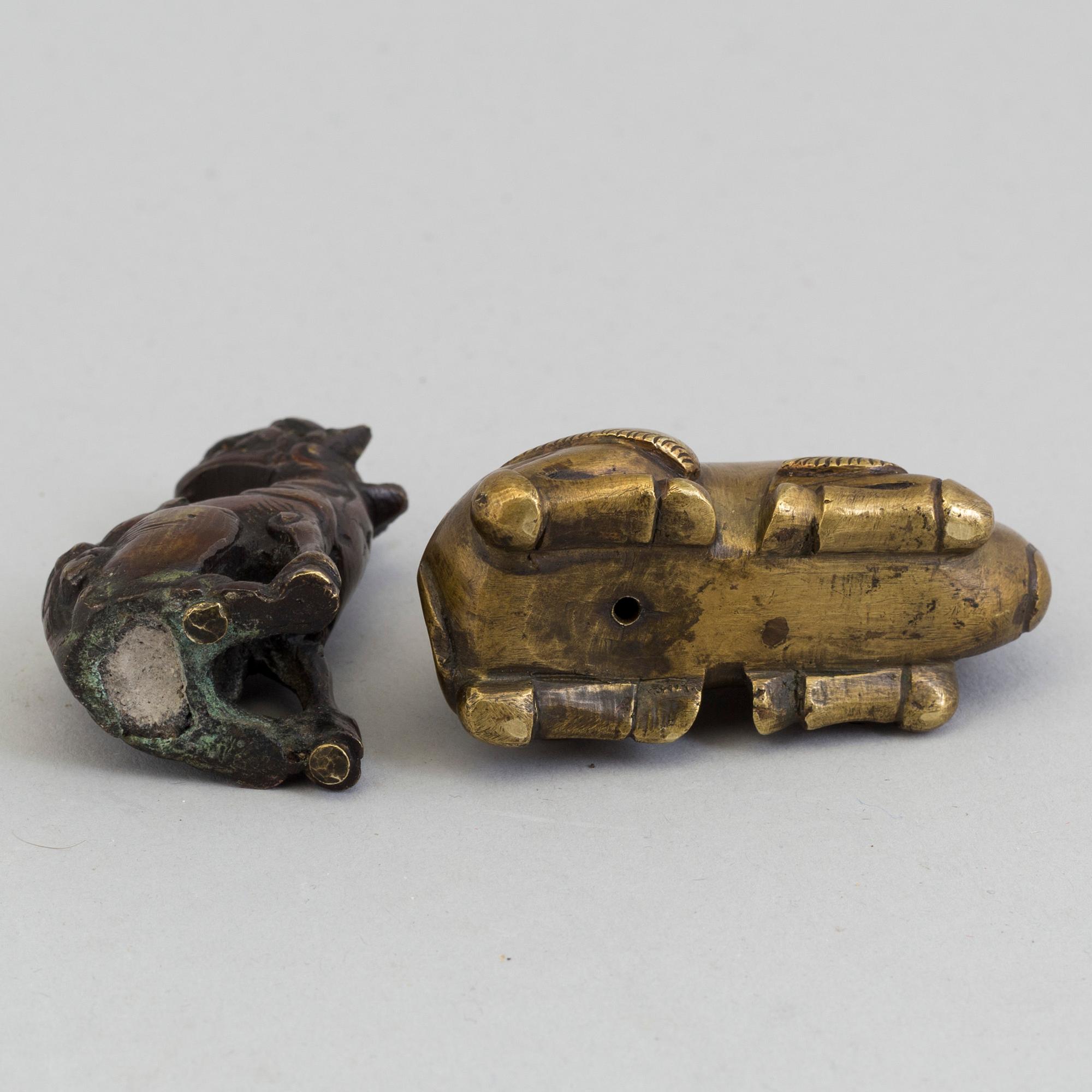 Two bronze pen rests, Qing dynasty, 18th Century.