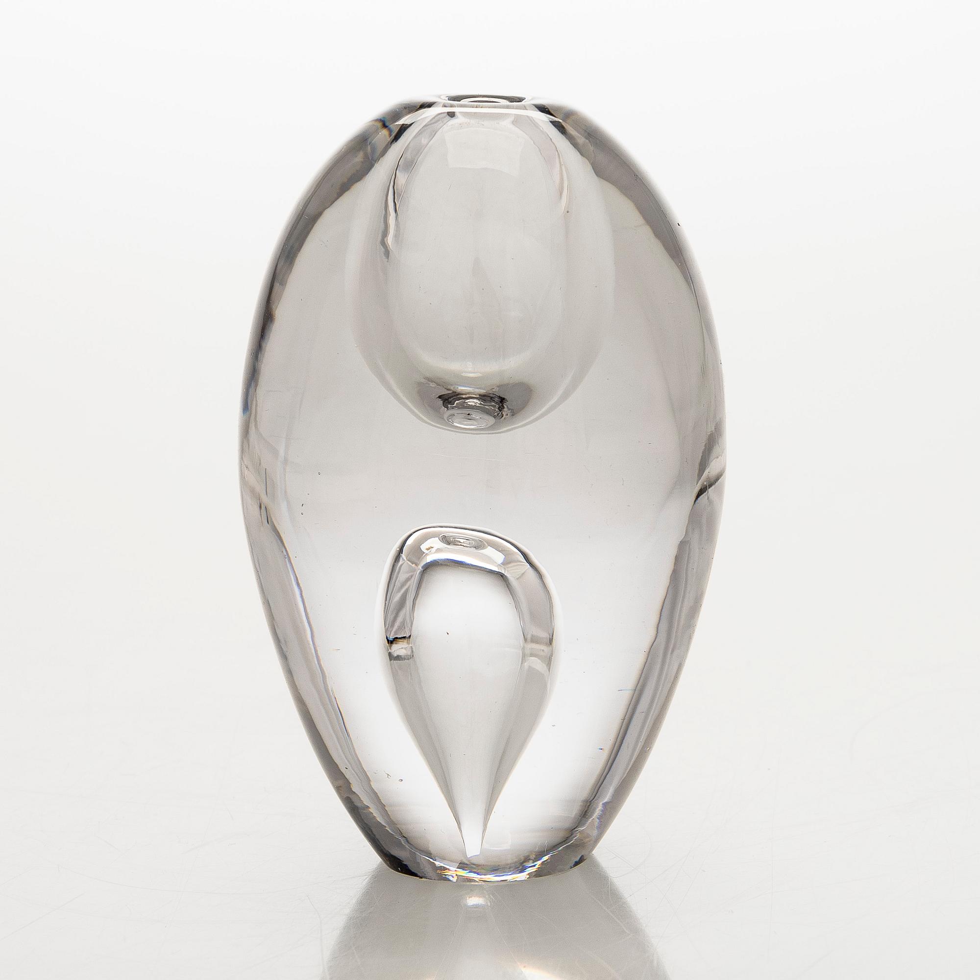 Timo Sarpaneva, a 'Teardrop' glass sculpture, model 3575, signed Timo Sarpaneva Iittala.