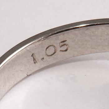 RING, 18k vitguld med markisslipad diamant, 1.05 ct. Vikt 3 g.