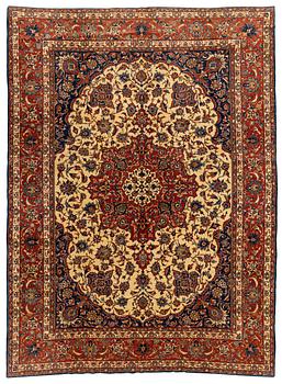 305. A carpet, semi-antique, Esfahan, ca 410 x 302 cm.