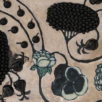 Birger Kaipiainen, a stoneware decorative dish signed Kaipiainen Arabia.