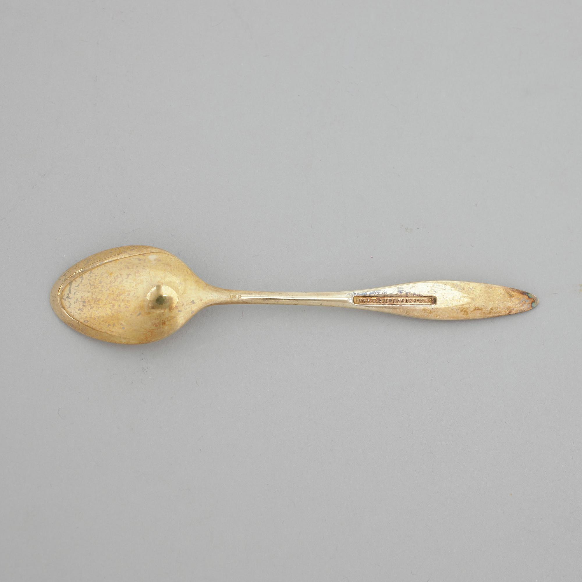 SKEDAR, 12 st, emalj och förgyllt silver, Danmark, 1900-tal, tot vikt ca 109g.