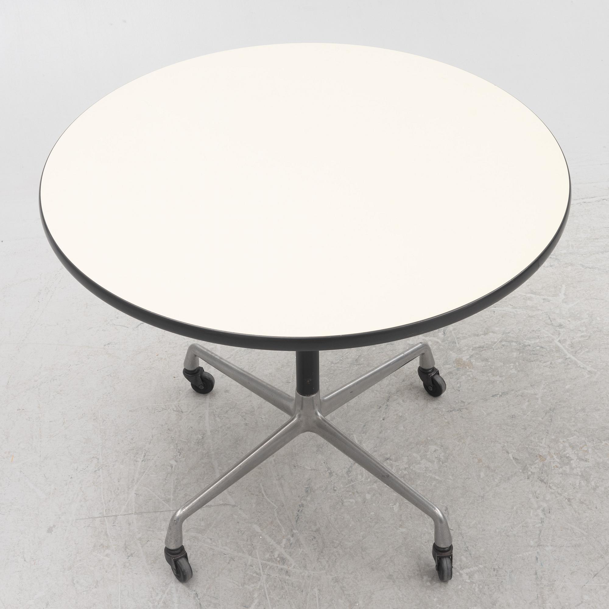 A table from the series "Action Office", Herman Miller.