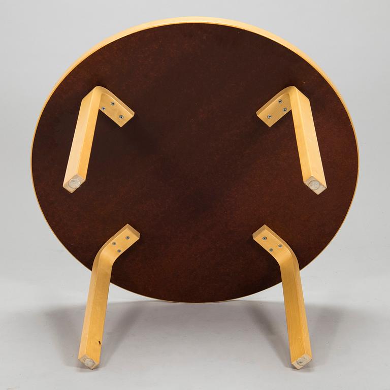 Alvar Aalto, A table model 90 A for Artek.