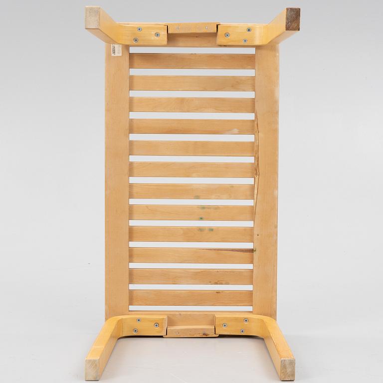 Alvar Aalro, a modewl 153 B bench, Artek.