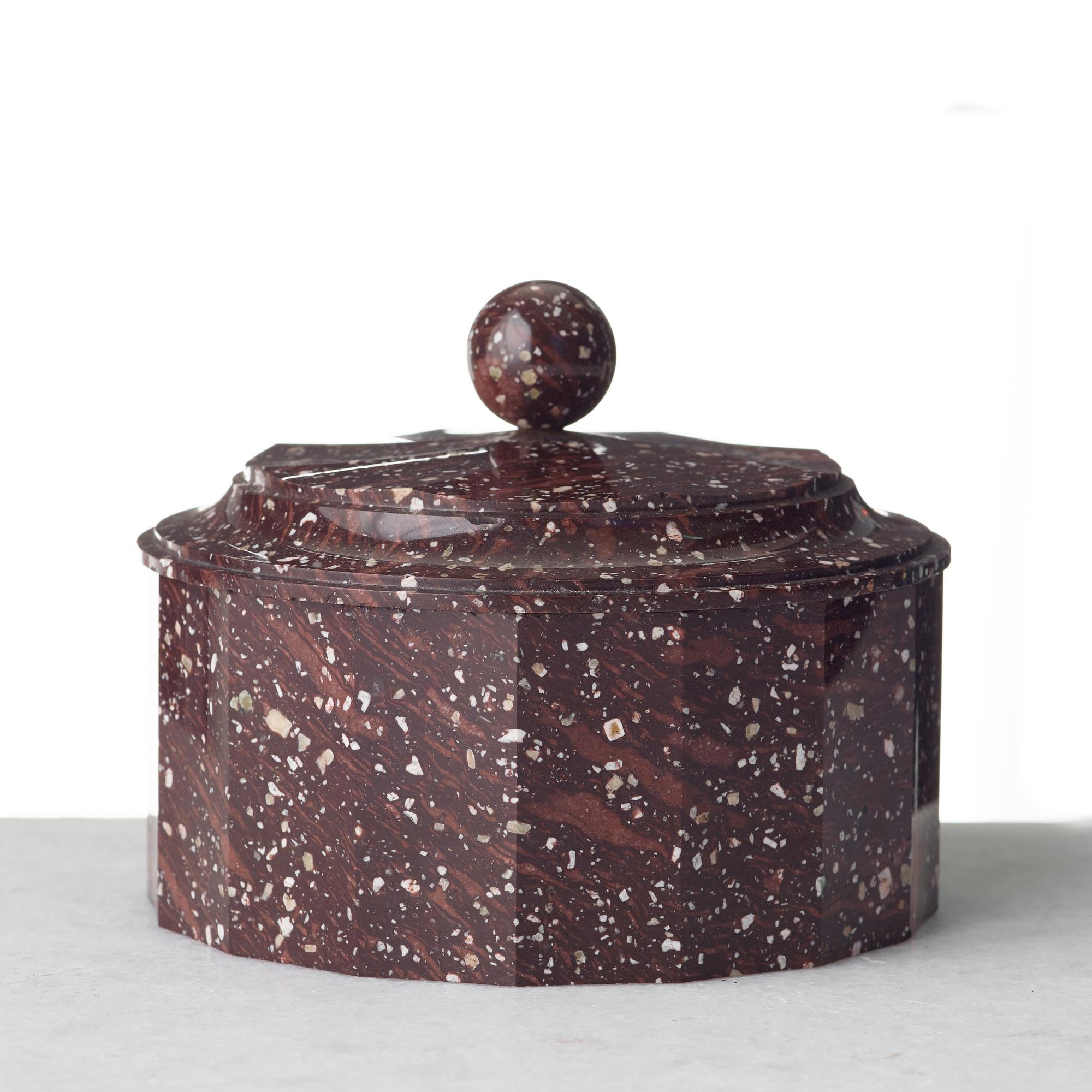 SMÖRASK MED LOCK. Älvdalen, 1800-talets början, Empire.