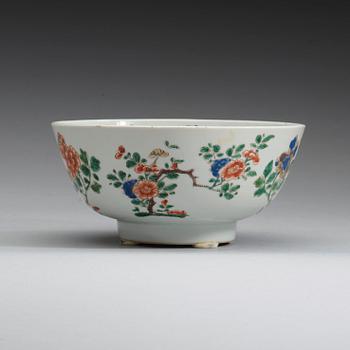 A famille verte bowl, Qing dynasty Kangxi (1662-1722).