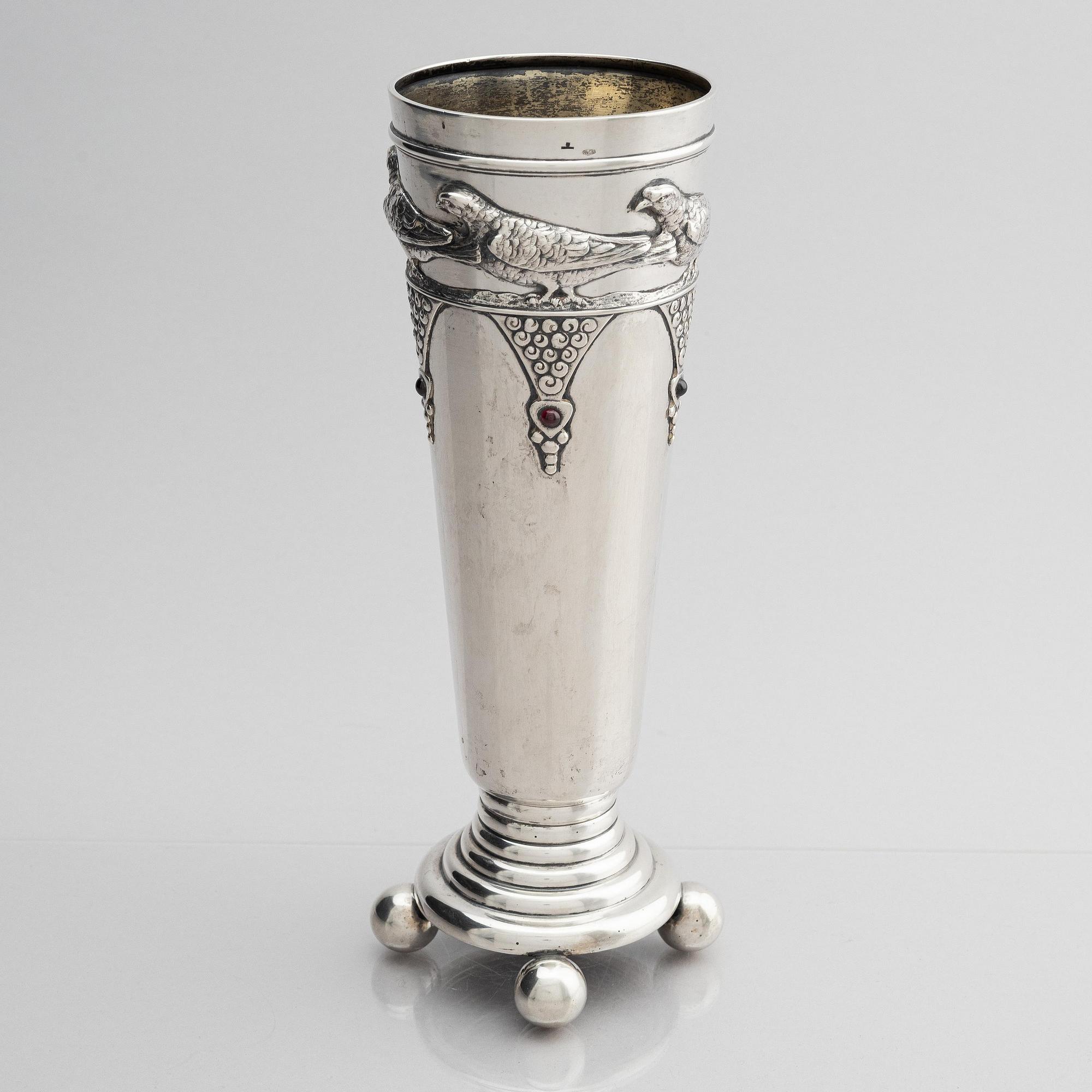 K. Fabergé, vas, silver, kontrollmästare Ivan Lebedkin, Moskva, Ryssland, tidigt 1900-tal.