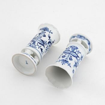 Servisdelar, 7 st, porslin,
"Zwiebelmuster/Lökmönstret", Meissen, 1900-talets första hälft.