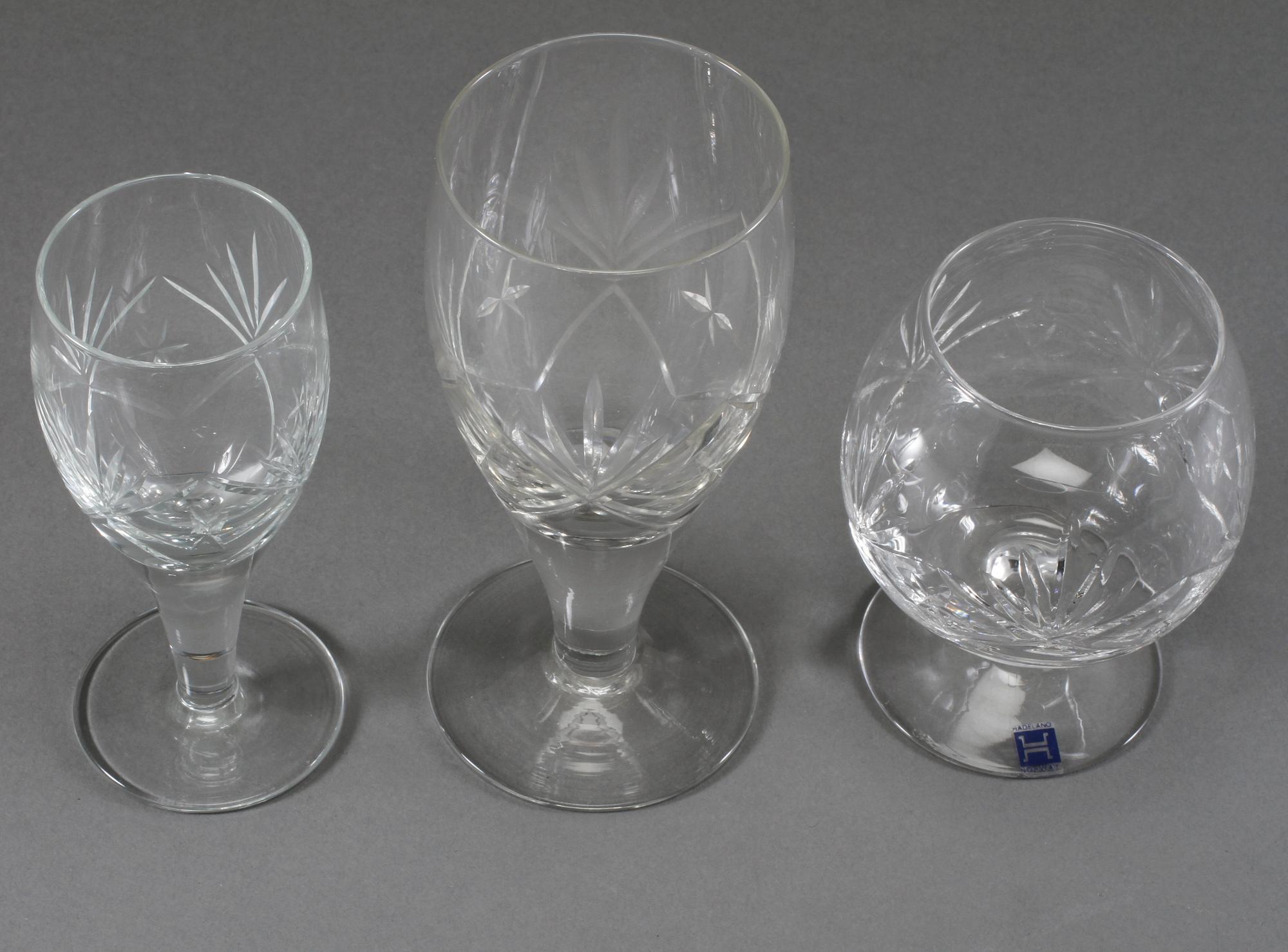 GLASSERVISDELAR, 25 st, Hadeland, Norge, 1900-talets fjärde kvartal.