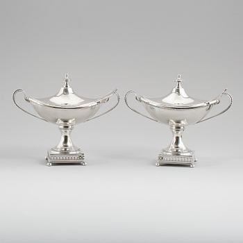 STRÖSOCKERSKÅLAR, 1 par, nysilver, AG Dufva, sekelskiftet 1900.
