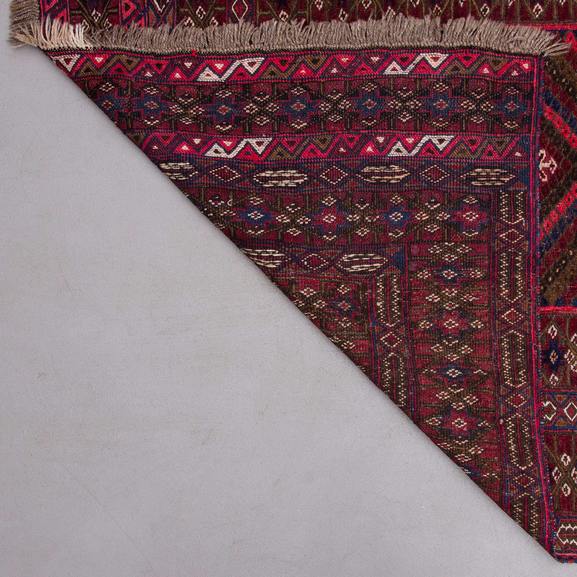 MATTA, nomadmatta, ca 137x121 cm.