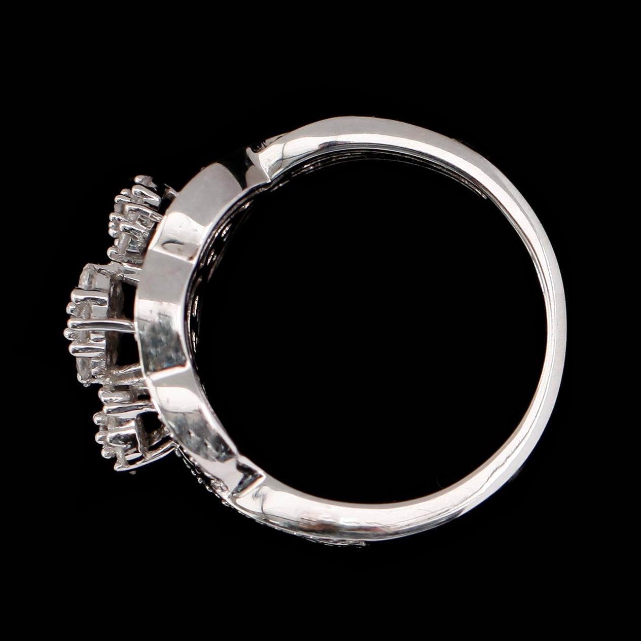 RING, 10 k vitguld, briljantslipade diamanter tot 0.50 ct.