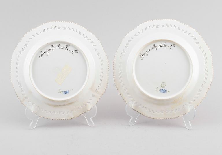 FAT, 2 st, porslin, "Flora Danica", Royal Copenhagen.