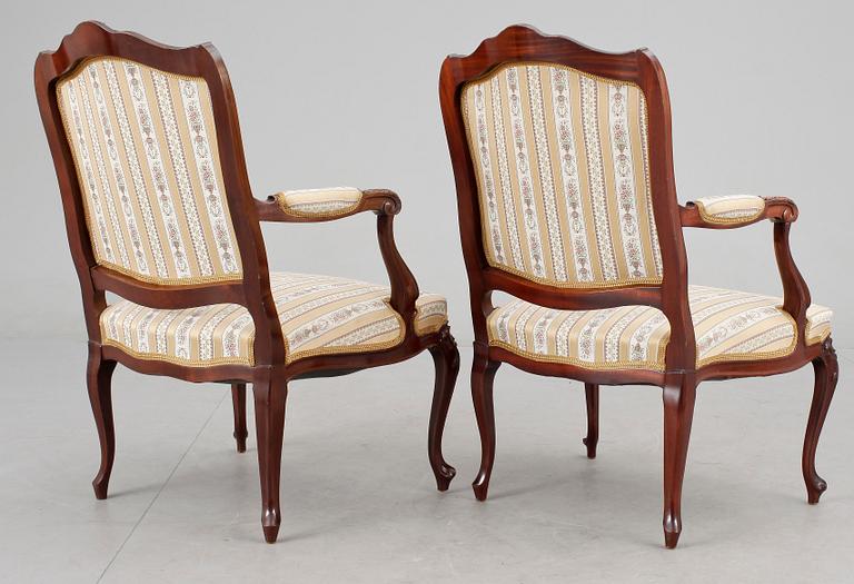 KARMSTOLAR, ett par, rokokostil, 1900-tal.