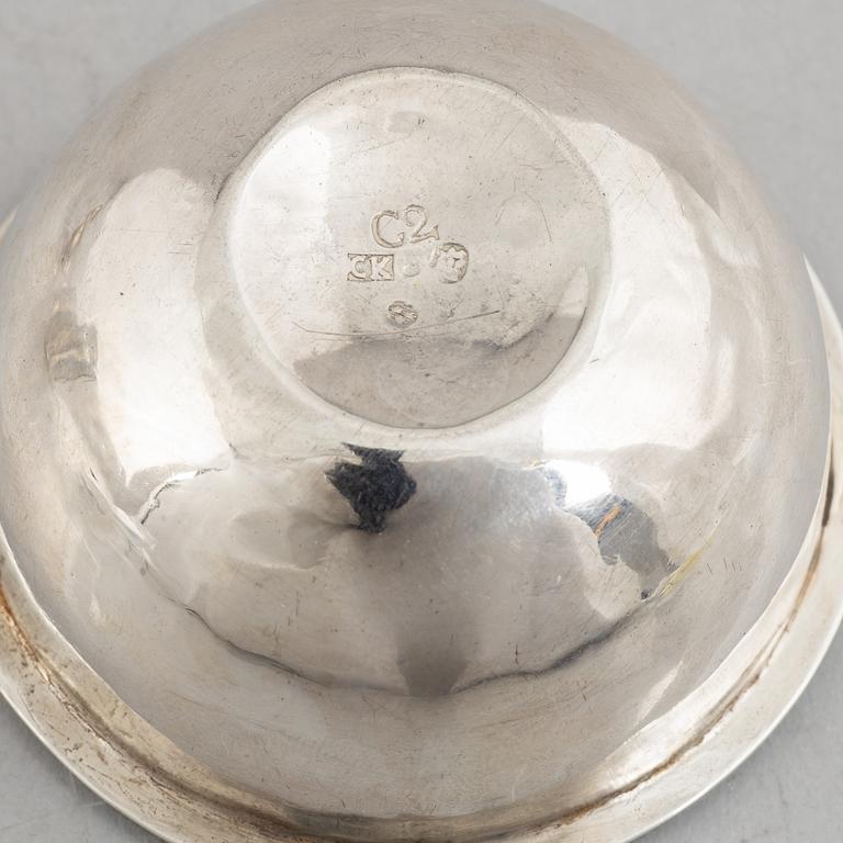 Carl Kåhre, tumlare, silver, Halmstad 1785.