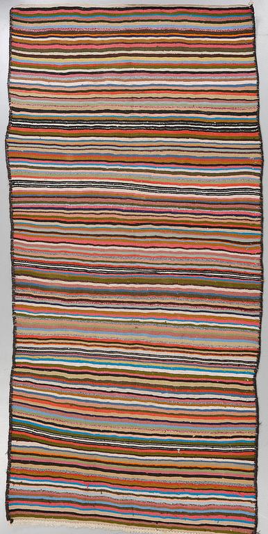 MATTA, orientalisk, modern tillverkning, ca 305x150 cm.