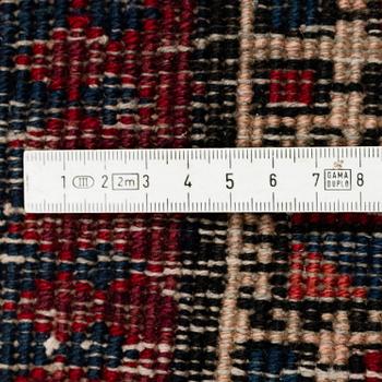 A Sarab runner, ca 394 x 100 cm.