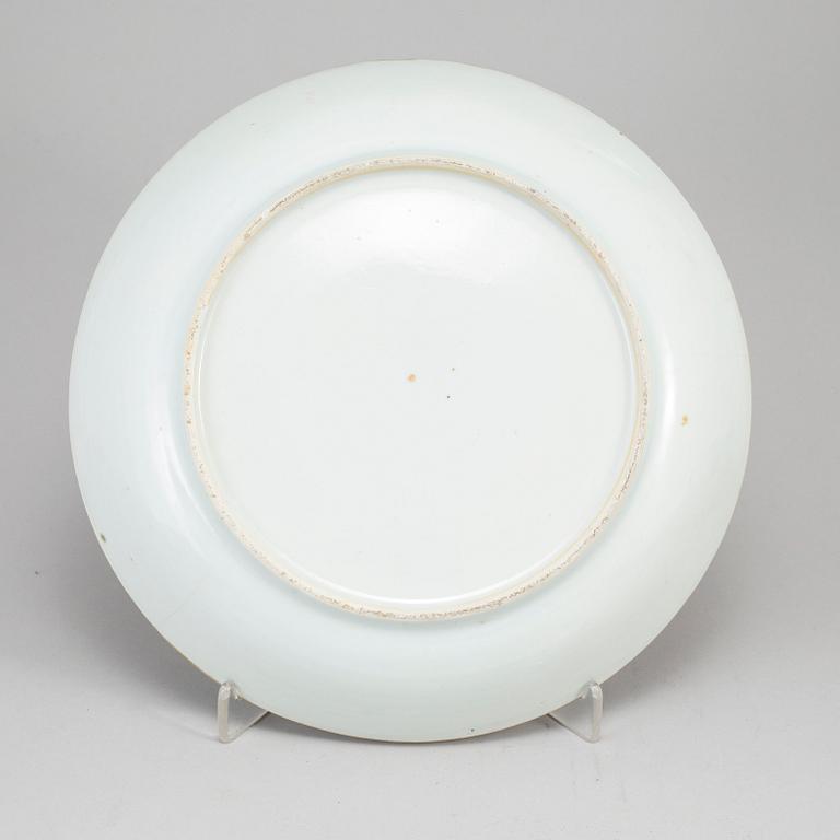 Two export dishes, Qing dynasty, 18th Century.