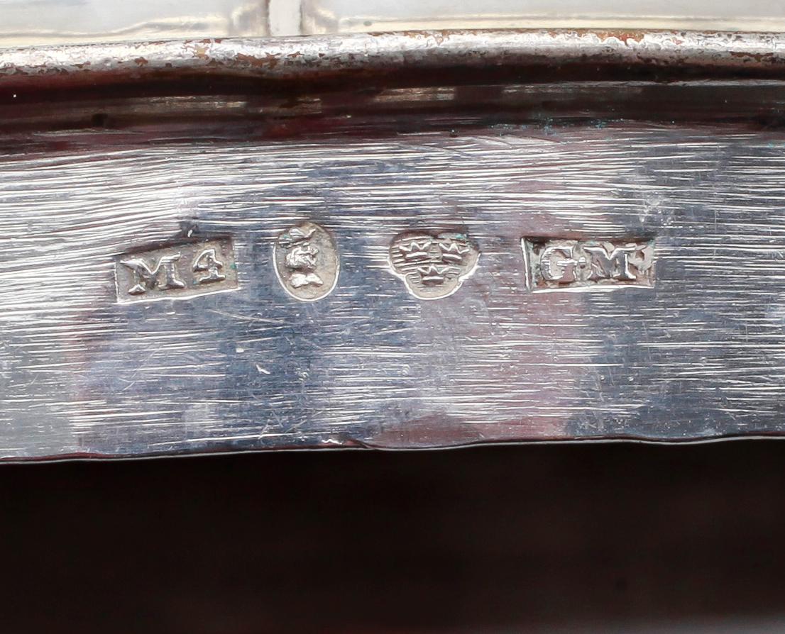 STRÖSOCKERSKÅL, silver, Gustaf Möllenborg, Stockholm 1842. Vikt ca 825 gram.