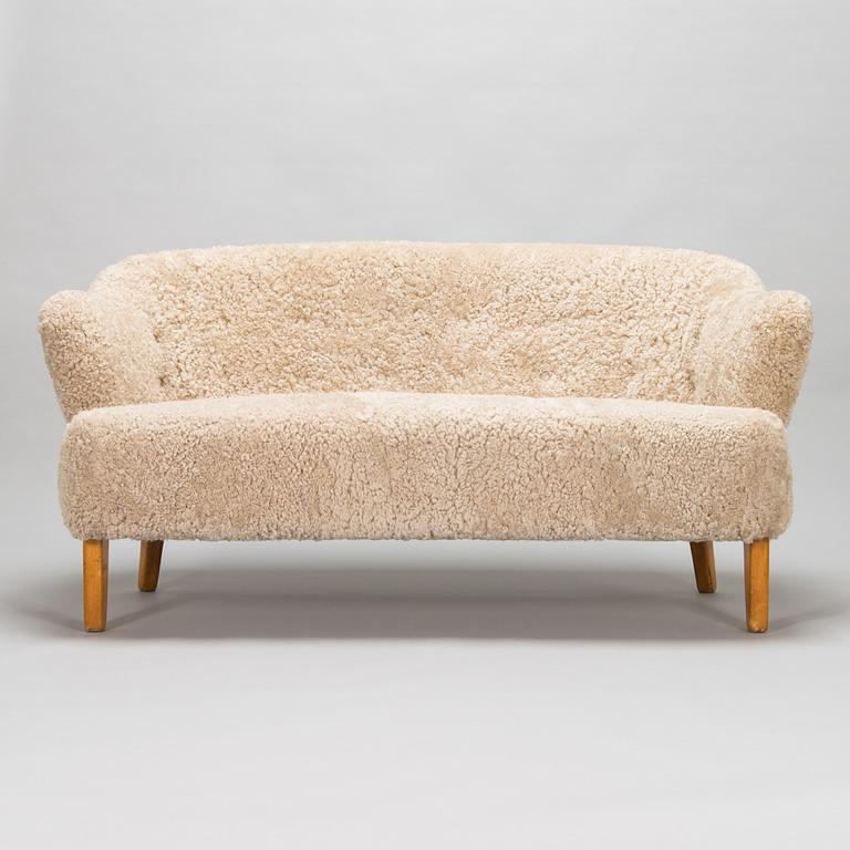 Flemming Lassen, a sofa, manufactured by Asko 1952-1956.