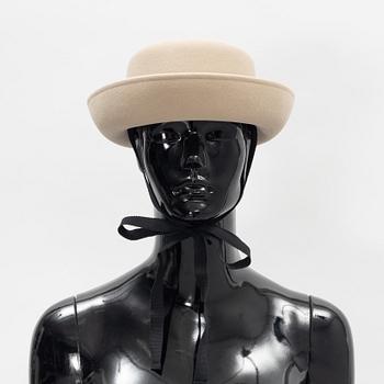 Chanel, a rabit hair hat with ribbon, size S.