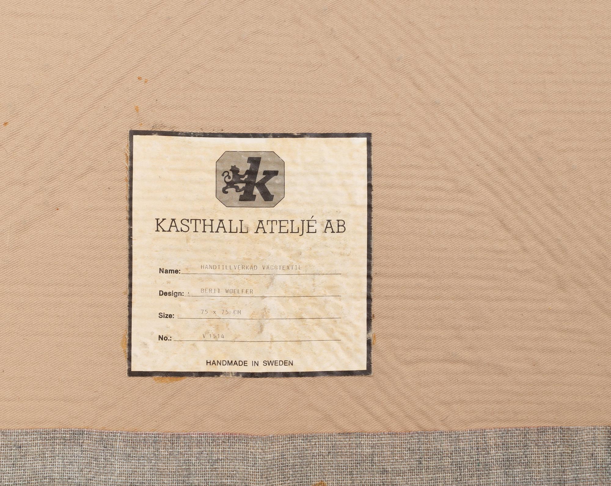 MATTA, 4 delar. Handtuftad i relief. 118,5 x 119 samt tre delar 74,5 x 74 cm var. Berit Woelfer, Kasthall Ateljé AB.