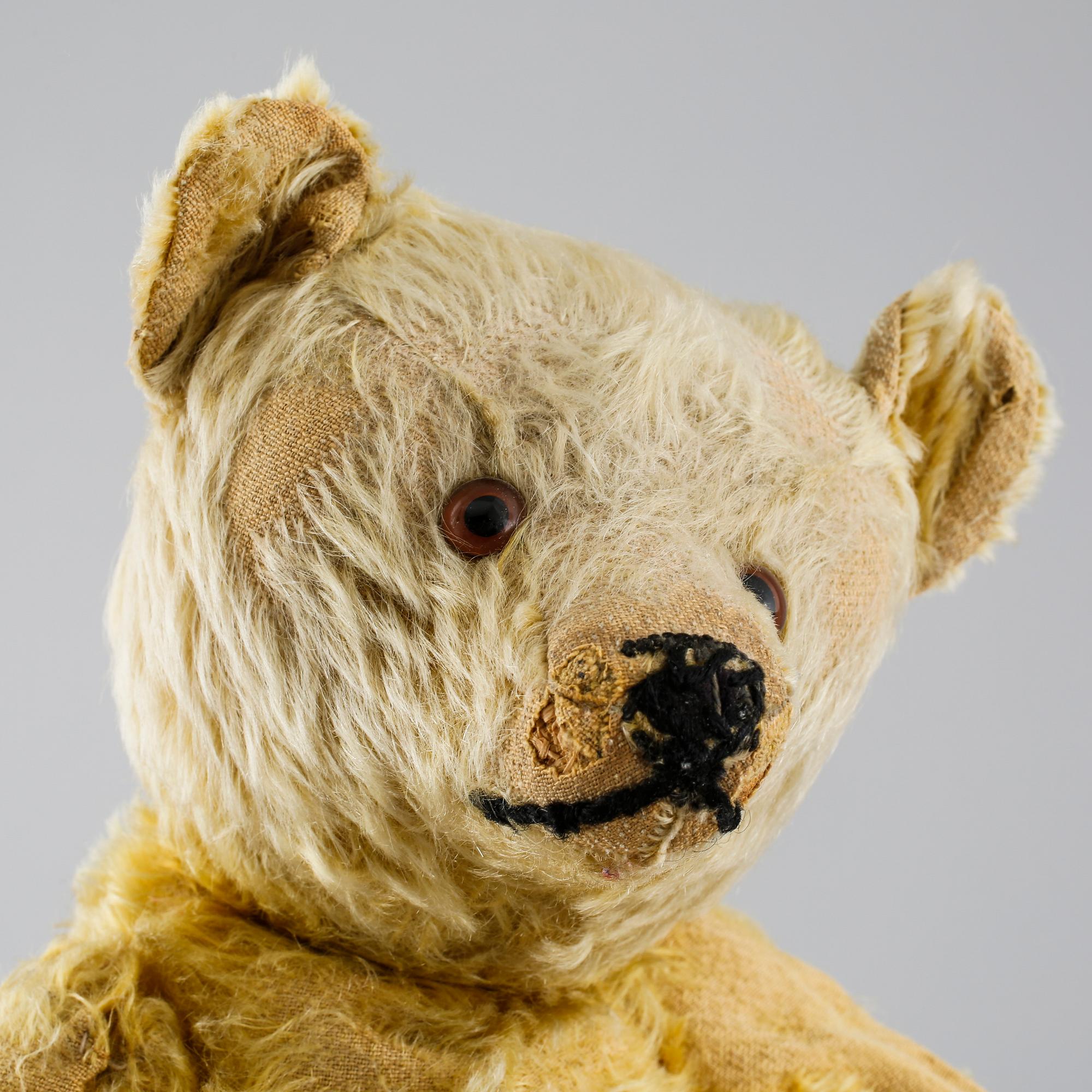 A stuffed teddybear, Steiff, early 20th century.