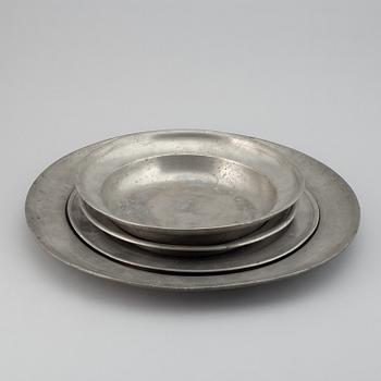 4 plates, pewter, 18th Century.