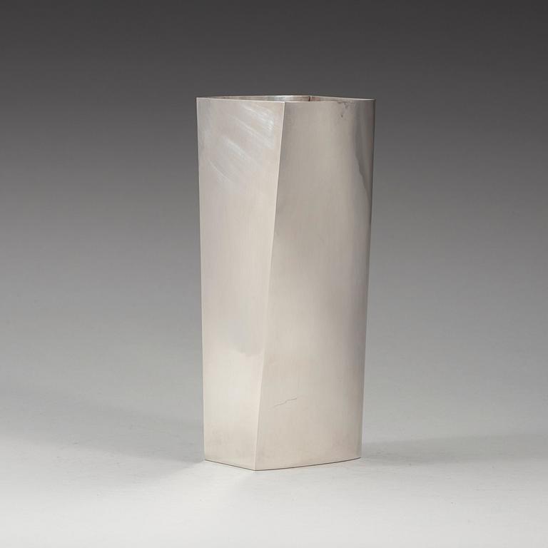 A Rey Urban sterling vase, Stockholm 1984.