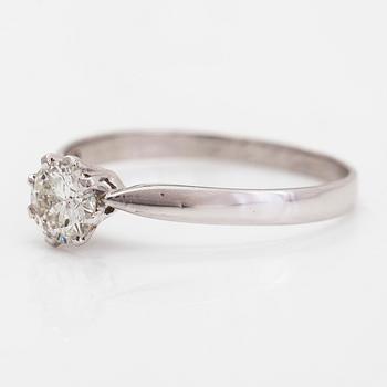 A 14K white gold solitaire ring with a brilliant-cut diamond approx. 0.49 ct. Morris Lindblom & Co, Turku.