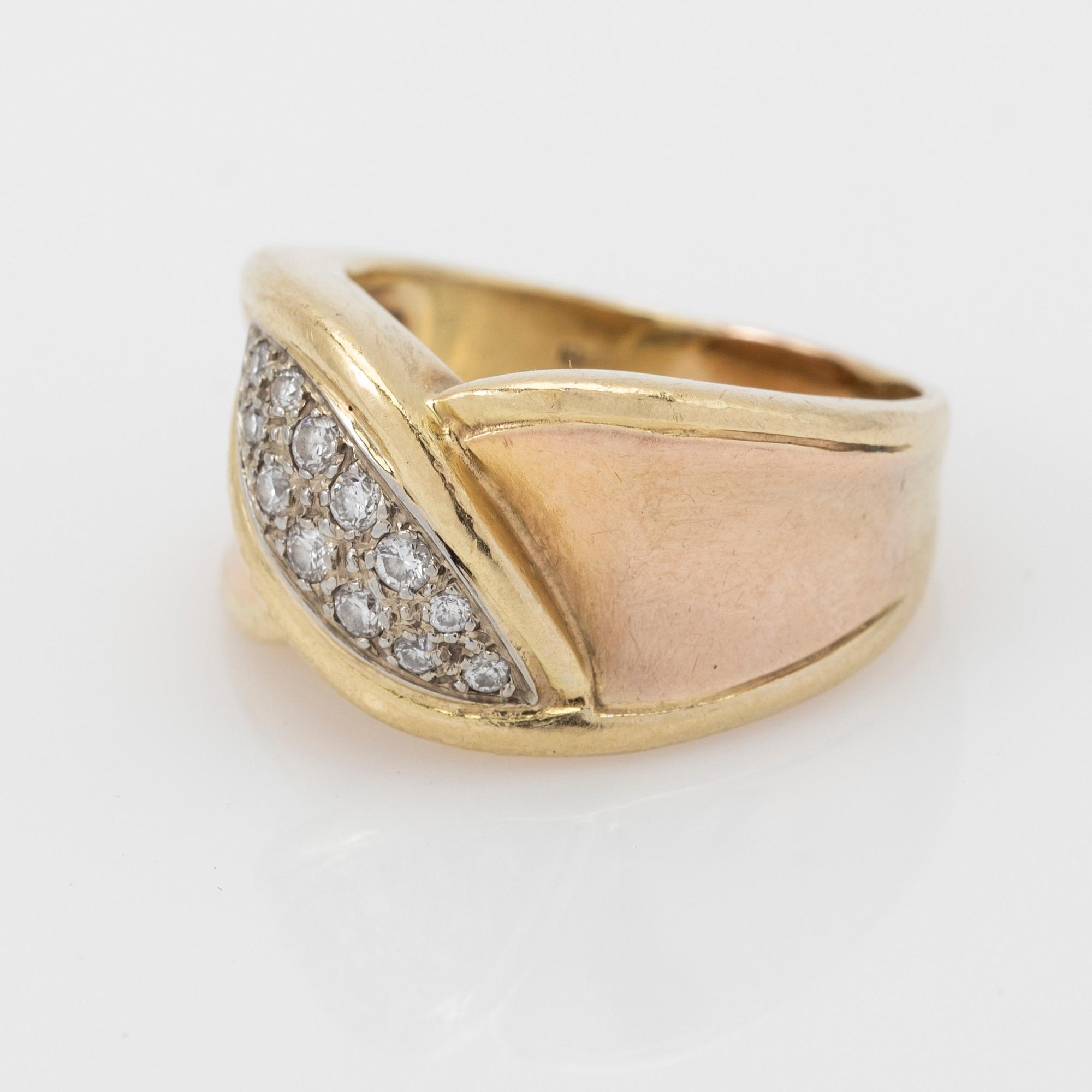 Ring, 18k gold with brilliant-cut diamonds.