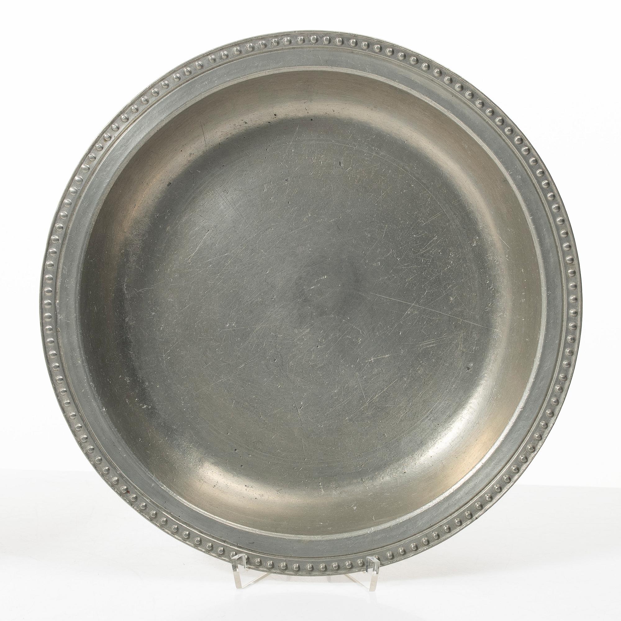 Plates and bowl, by Hans Viksten Örebro and possibly Gustav Wilhelm Lindberg Örebro.