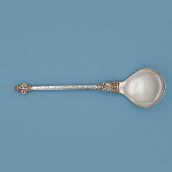 902. A Polish early 17th century spoon, unmarked.