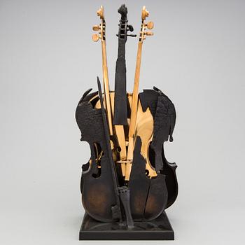 FERNANDEZ ARMAN, skulptur i patinerad samt guldpatinerad och polerad brons, signerad Arman och numrerad XXII/XXX.