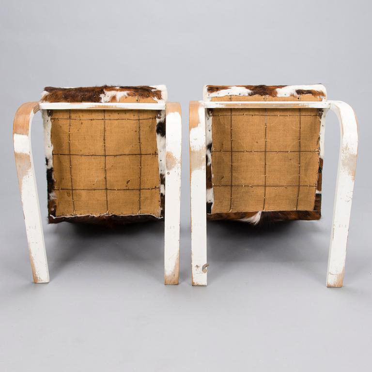 Alvar Aalto, A pair of 1950s '34/402' armchairs  O.Y. Huonekalu- ja Rakennustyötehdas A.B.