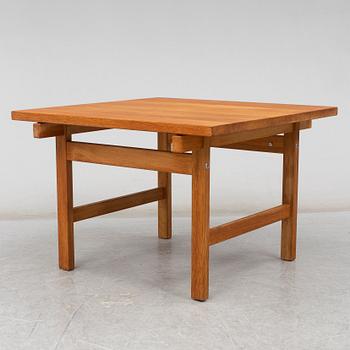 HANS J WEGNER, a table by PP möbler Denmark, from the latter half of the 20th century.