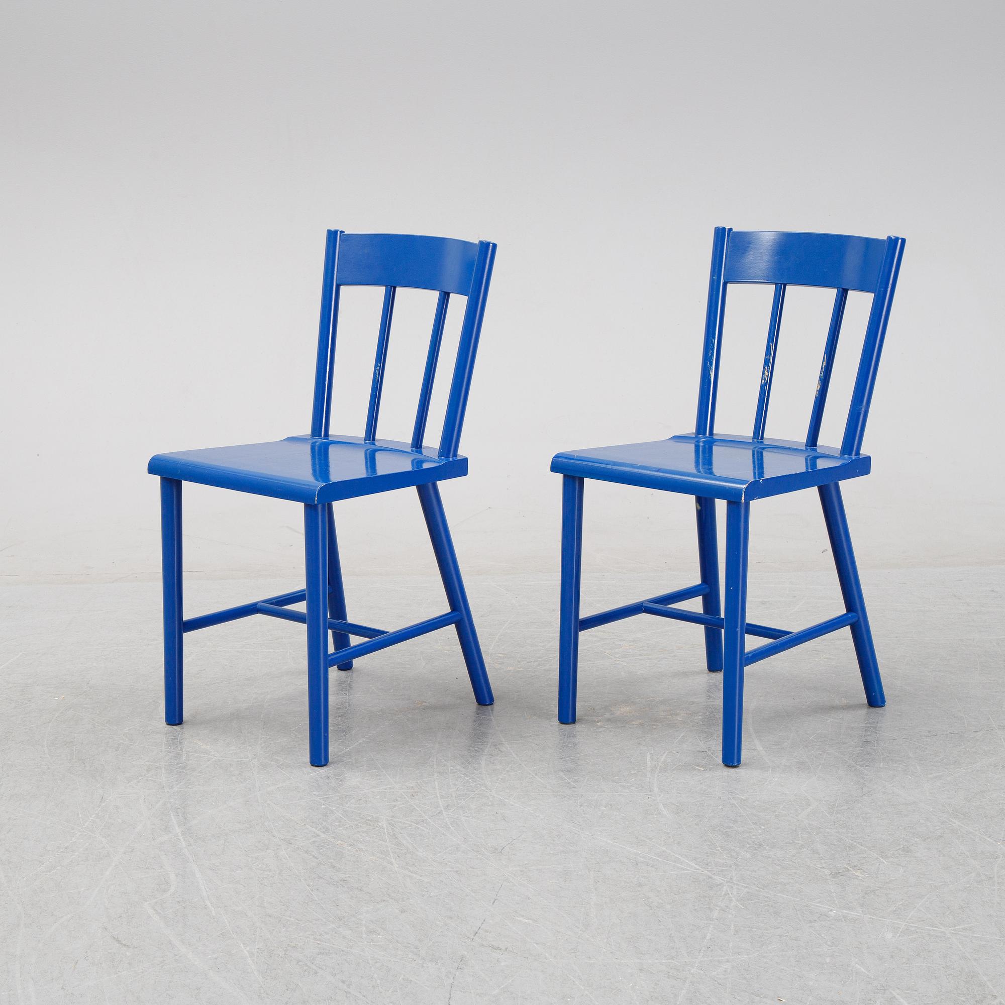 A pair of painted chairs by Mats Theselius for Källemo, 1980's.