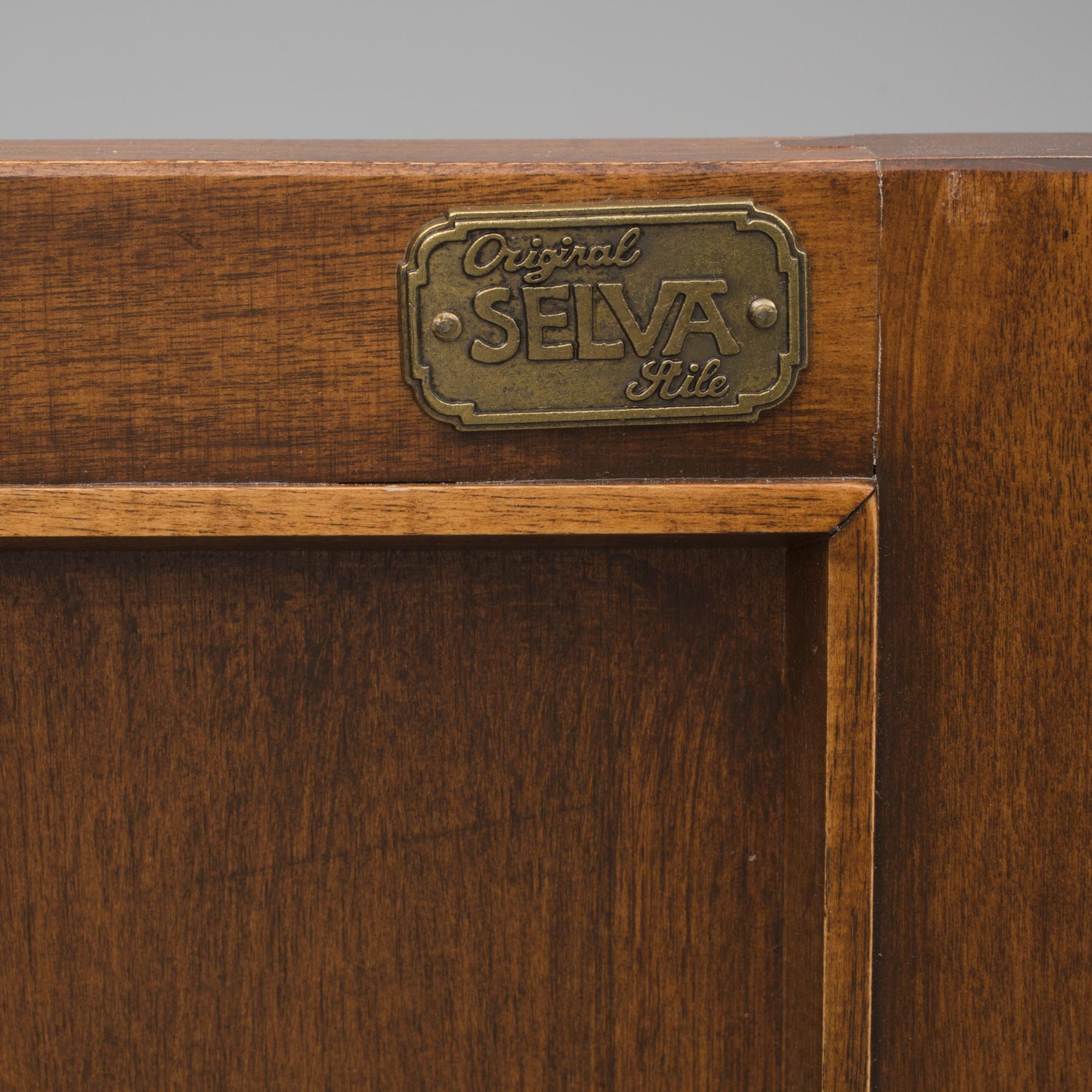SIDEBOARD, Selva, sent 1900-tal.