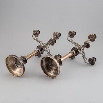 Kandelabrar, ett par, nysilver. Jugend, 1900-talet början.