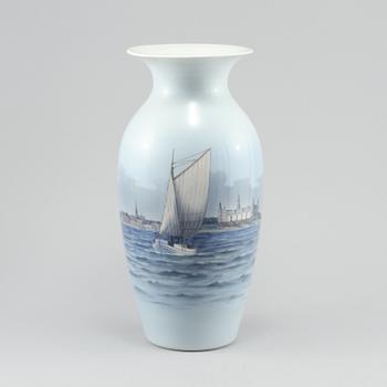VAS, porslin, Royal Copenhagen, 1900-tal.