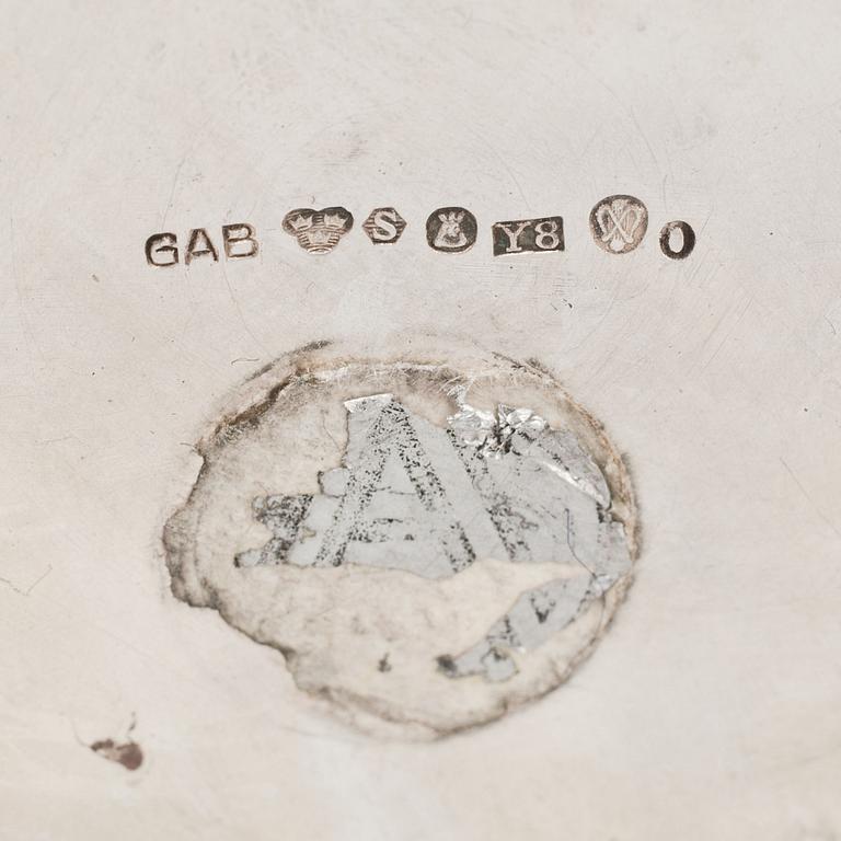 BÄGARE, 2 st, silver, 1947 och 1949, vikt ca 445g.