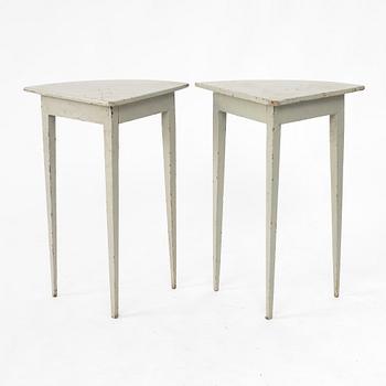 A pair of Gustavian corner tables, early 18th century.