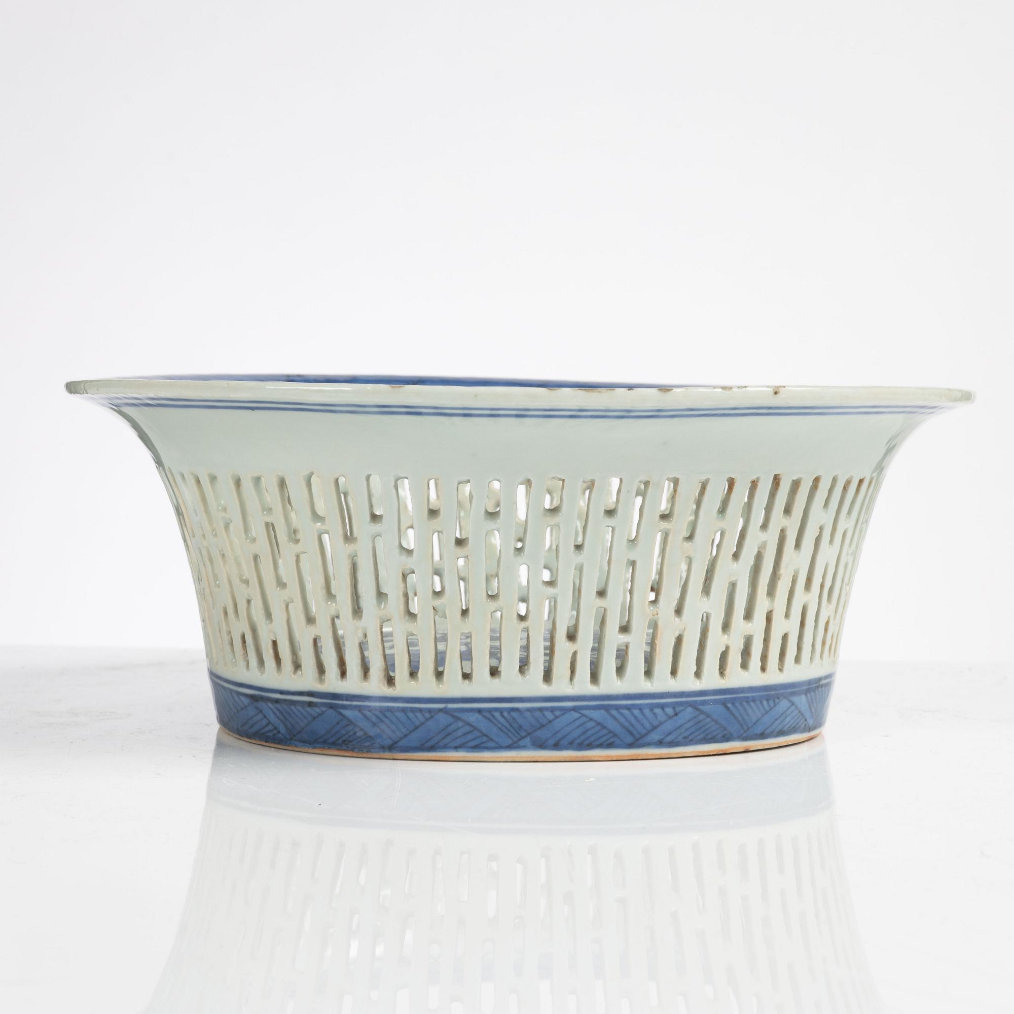 Gallerskål, porslin, Kina, Qingdynastin, 1800-tal.