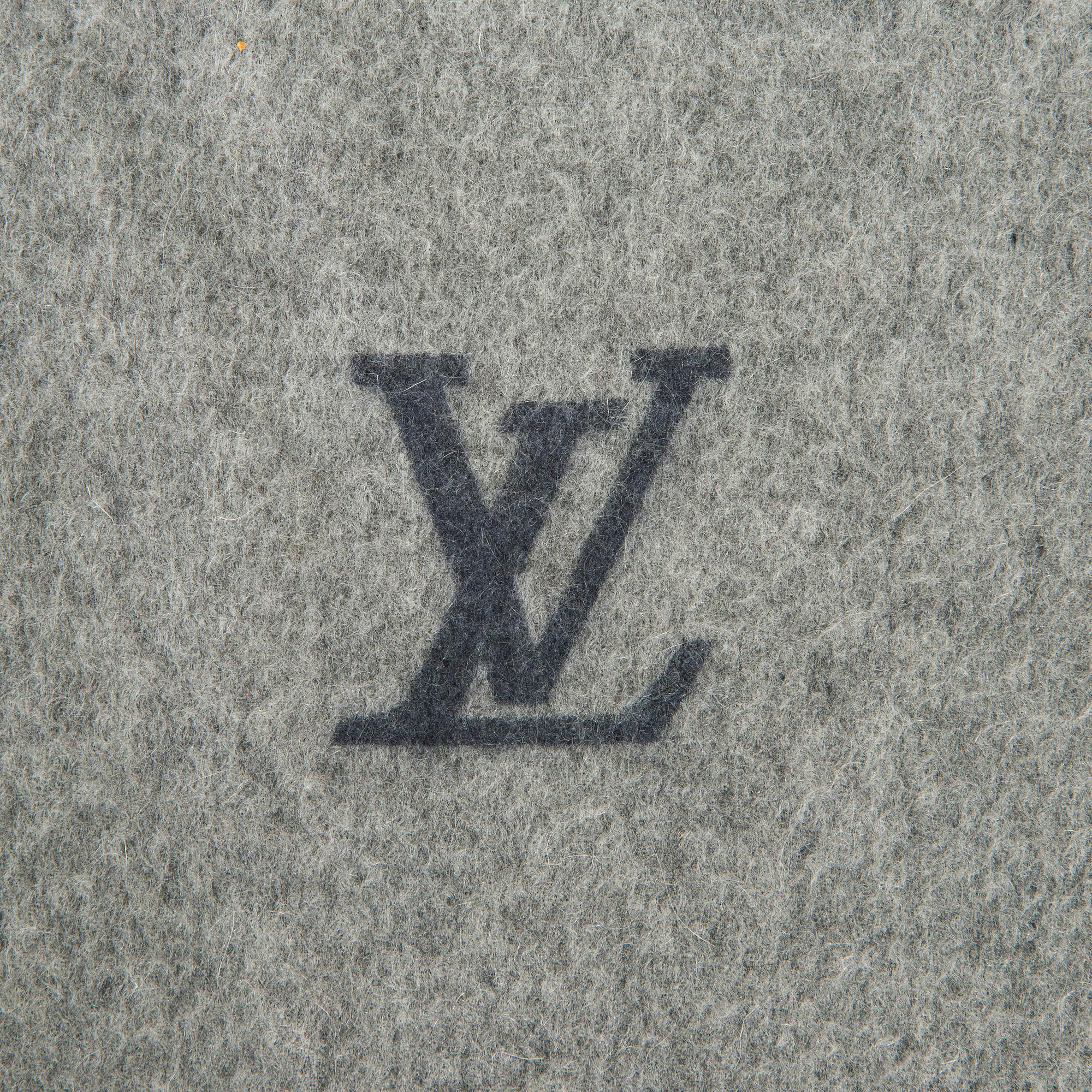 Louis Vuitton, scarf.