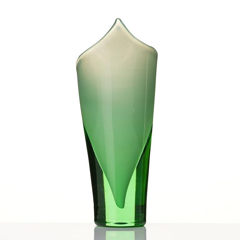 Gunnel Nyman, a 'Calla' glass vase, Riihimäen Lasi Oy, Finland 1946.