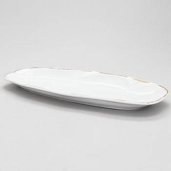 A Kuznetsov fish serving dish, Russia 1899-1917.