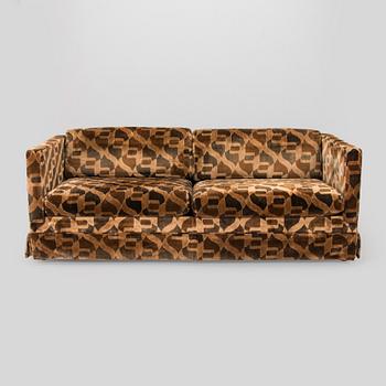 A 1970s sofa for Skanno, according to given information.