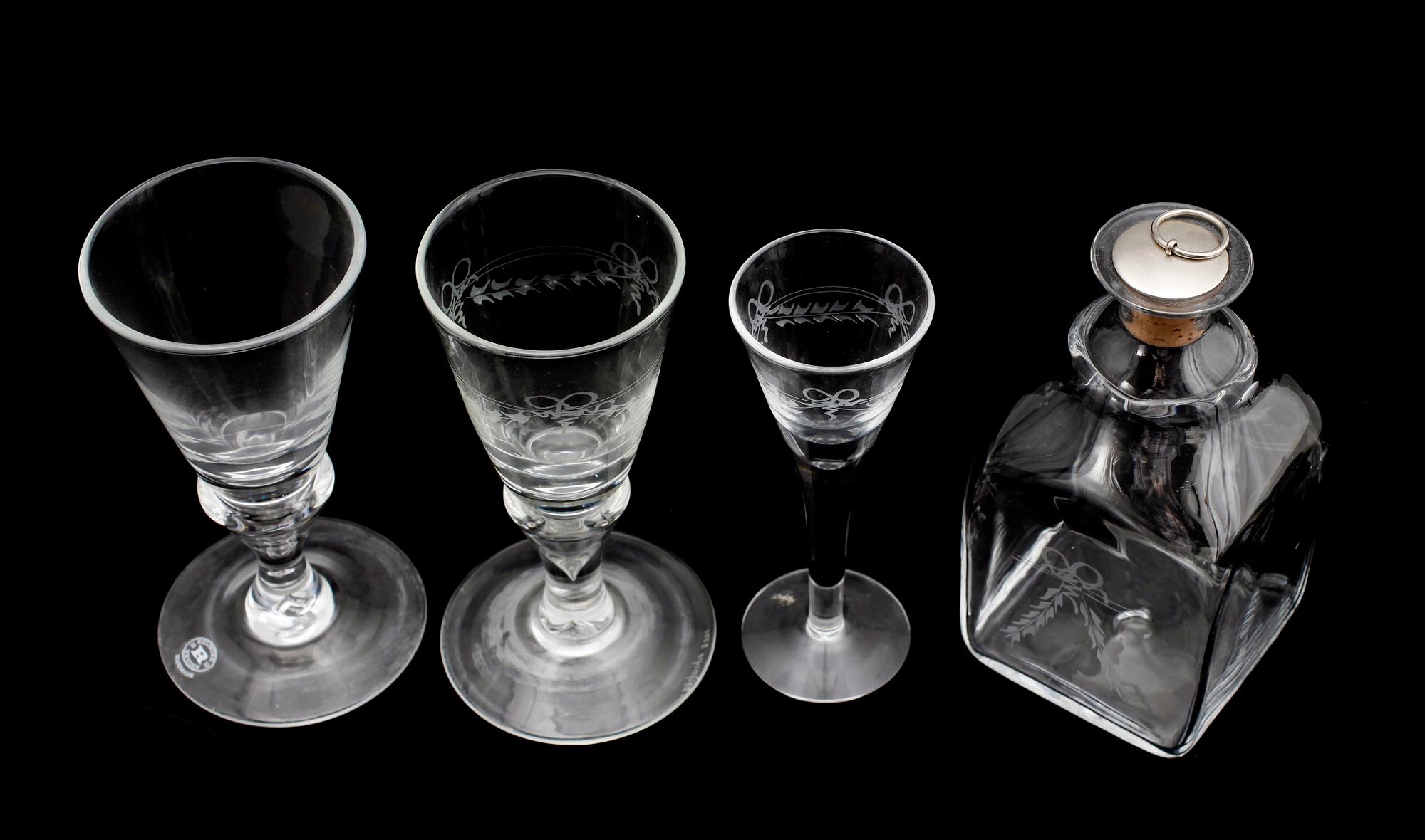 SERVISGLAS, 13 del, glas, "Antik", Reijmyre.