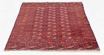 A semi-antique rug, Tekke, ca. 162 x 112 cm.